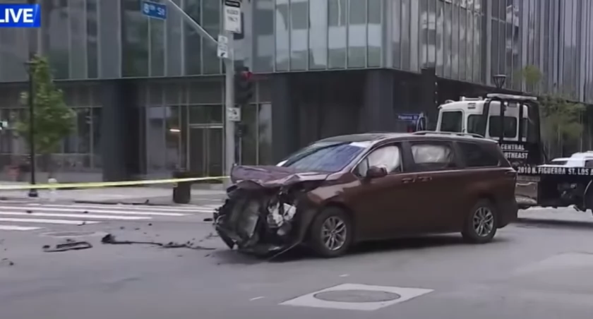 Złodziej ukradł samochód z policjantem w środku!