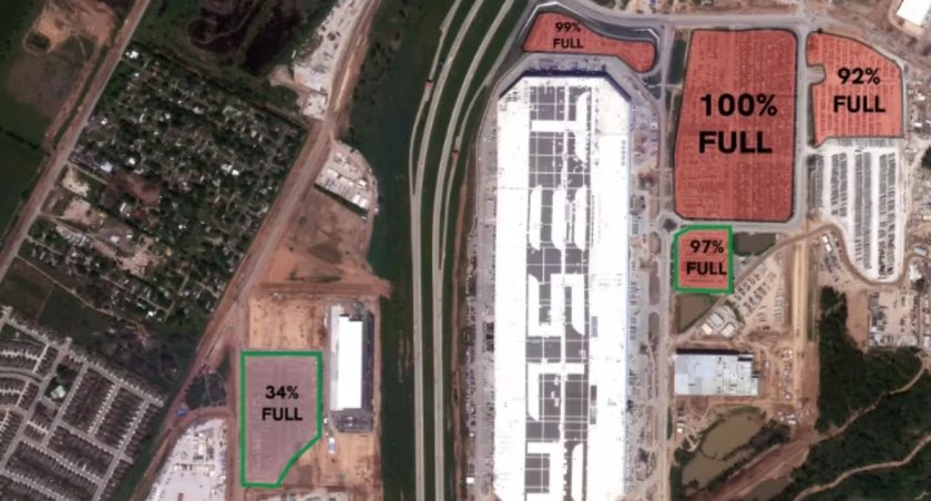 Tesla nie może sprzedać swoich samochodów, a zdjęcia satelitarne pokazują zatłoczone parkingi!