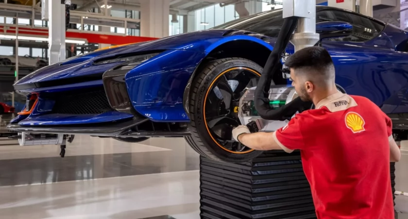 Nowa e- fabryka Ferrari jest obłędna, zobacz zdjęcia i film!