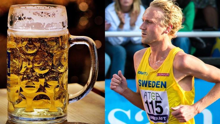 Biega maratony, wygrywa i pije piwo, które dostaje za darmo. Mistrz!