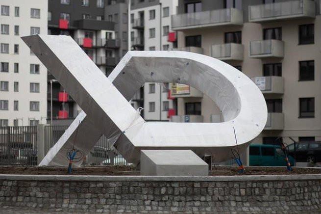 Wrocławski deweloper zrobił pierwszy na świecie patopomnik xD