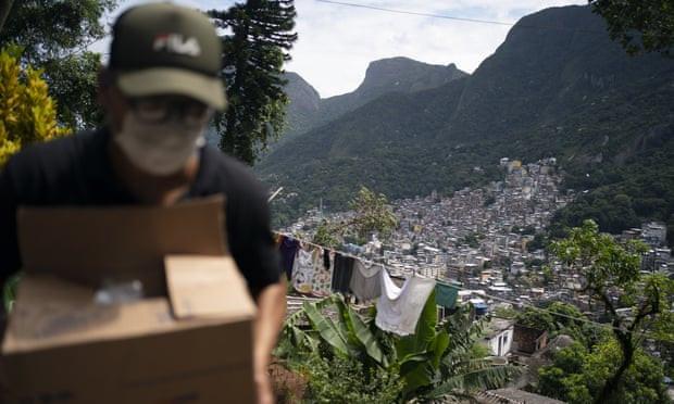 Brazylijscy narcos z powodu koronawirusa wprowadzili w faweli Miasto Boga godzinę policyjną