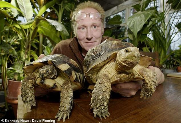 Budzą ich dźwięki kopulujących zwierząt, bo założyli zoo w swoim domu