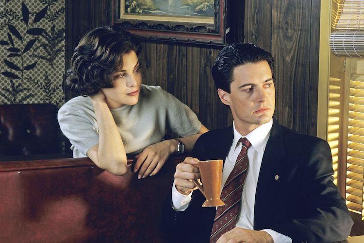 Rozchełstany Agent Cooper zaprasza na wspólne oglądanie 