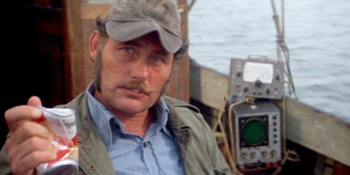Zgnieść puszkę piwa jak Quint z filmu 