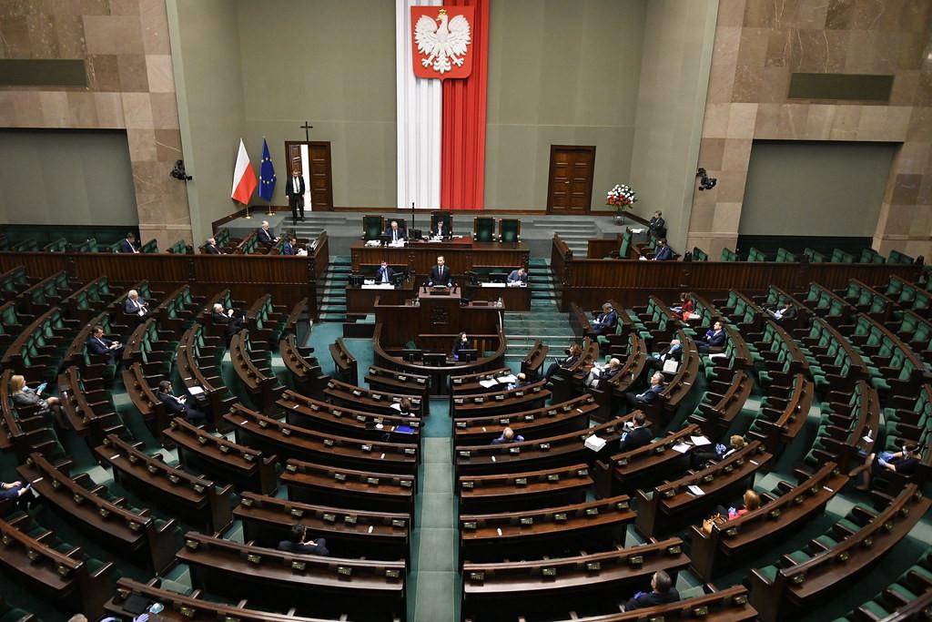 Im się po prostu należy: Polska przed kryzysem, a posłowie chcą dawać sobie podwyżki