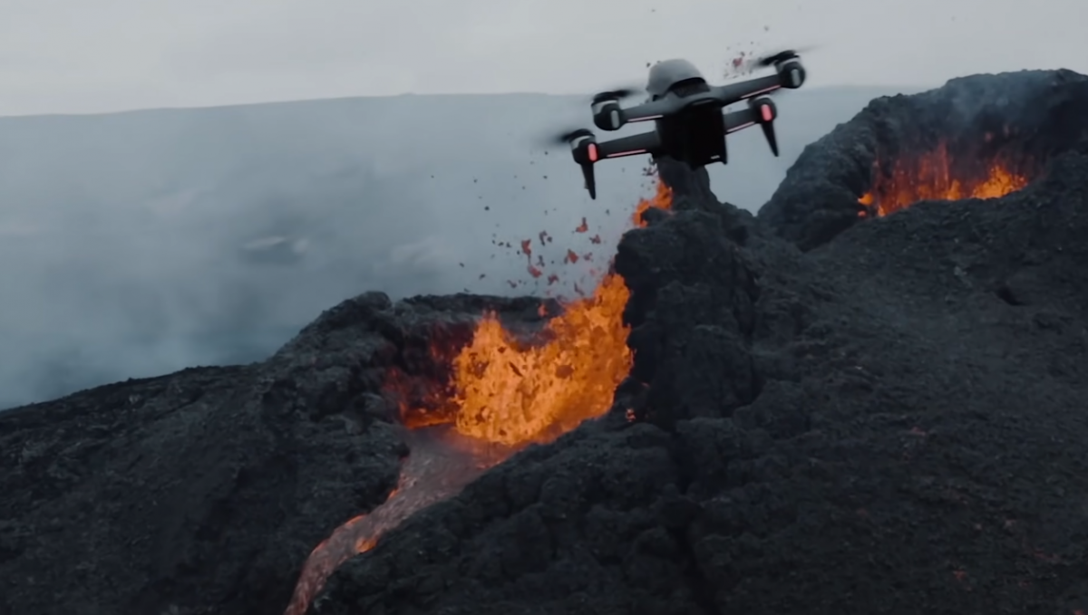 Rzut oka na wrzącą paszczę wulkanu: epickie filmy nakręcone tuż nad erupcją