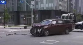 Zdjęcie przedstawia: Złodziej ukradł samochód z policjantem w środku!