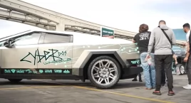 Zdjęcie przedstawia: Niesamowite! Ten Cybertruck w końcu naprawdę działa, zobacz film.