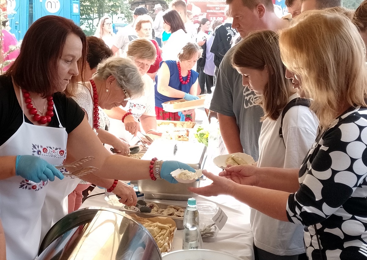 Leśne smakołyki na pikniku w Kozodrzy