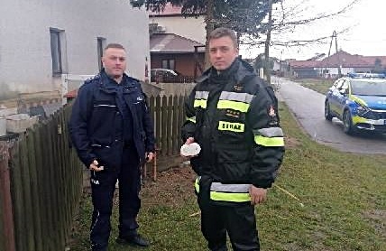 Policjanci i strażacy ostrzegają mieszkańców powiatu przed czadem
