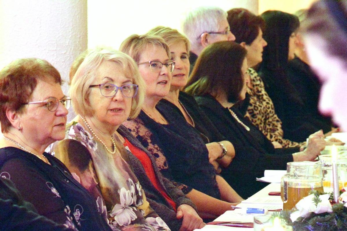 Seniorzy kolędowali w domu kultury w Sędziszowie Małopolskim
