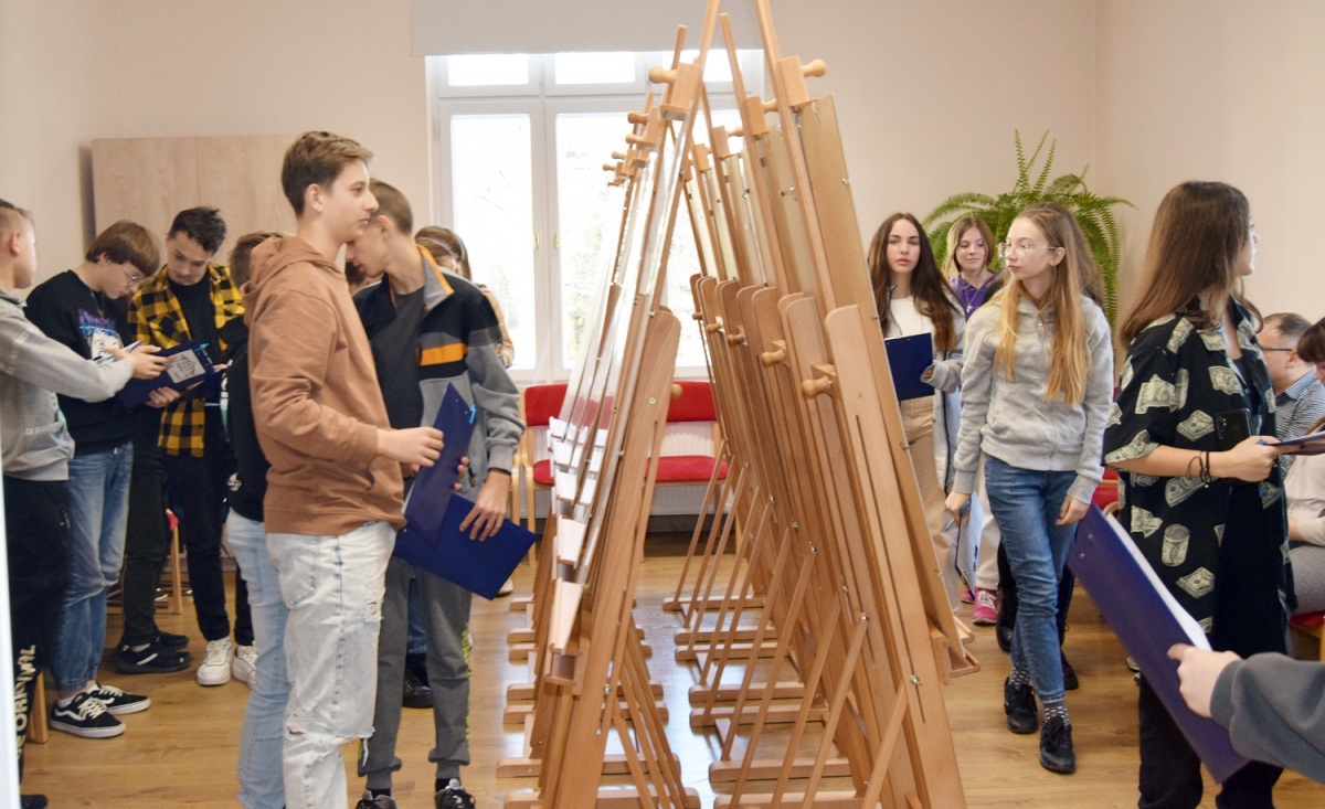 Uczniowie poznają lokalnych legionistów