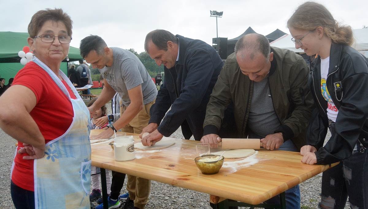 Tysiące pierogów na pikniku w Będziemyślu. Zobacz zdjęcia z imprezy