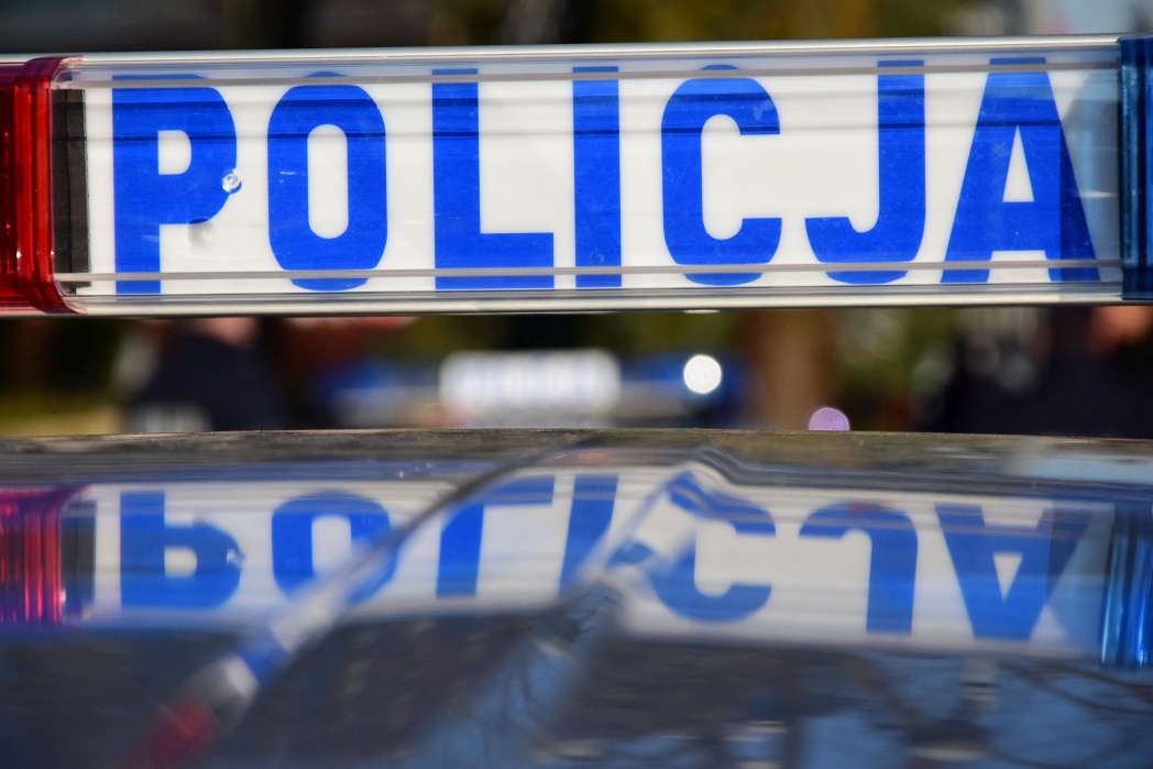 Pijany 49-latek zaparkował pod sklepem w Ropczycach. Budowlańcy nie pozwolili mu odjechać