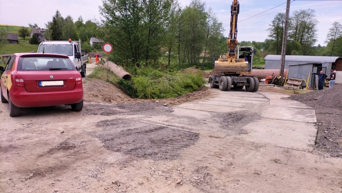 Most w Brzezinach groził zawaleniem. Rozpoczęła się budowa nowego