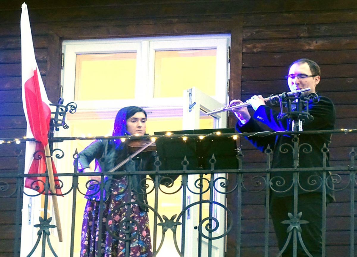 Z balkonu Kantorówki popłynęła muzyka 