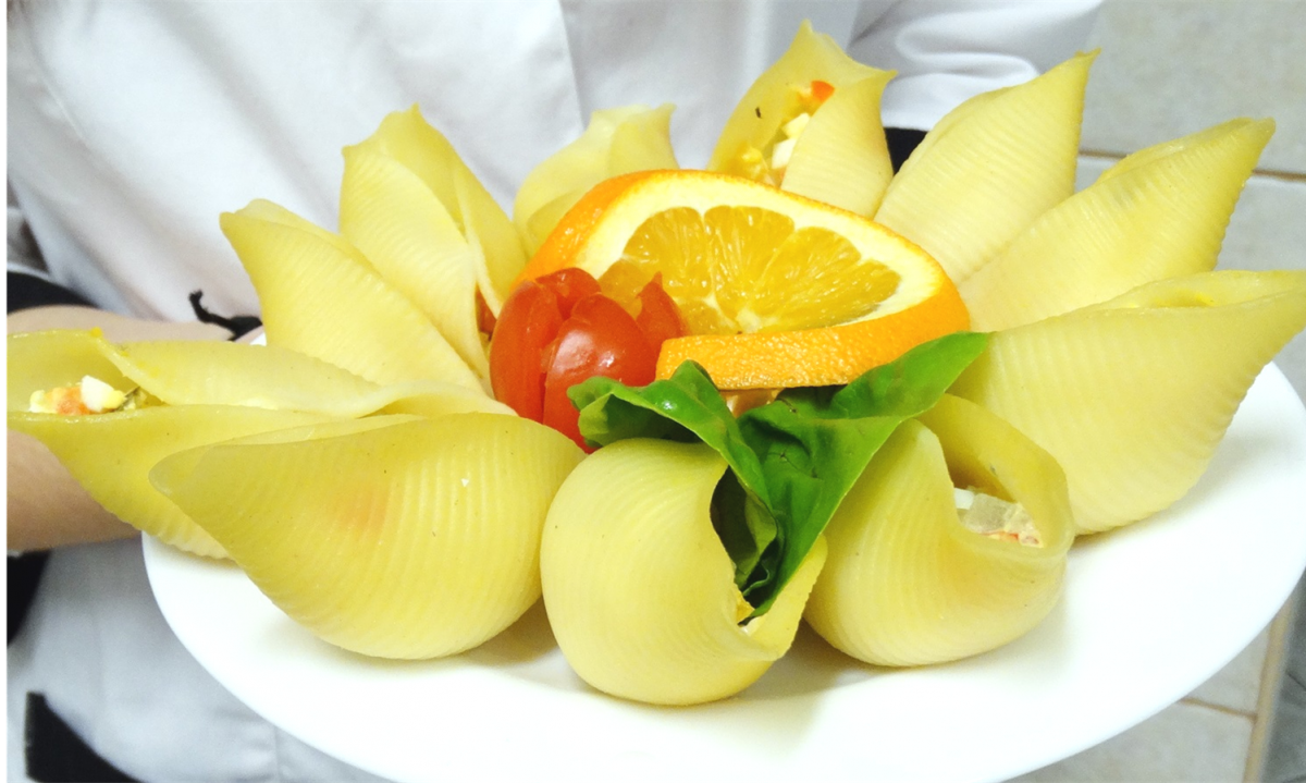 Sałatka do dużych makaronowych muszli