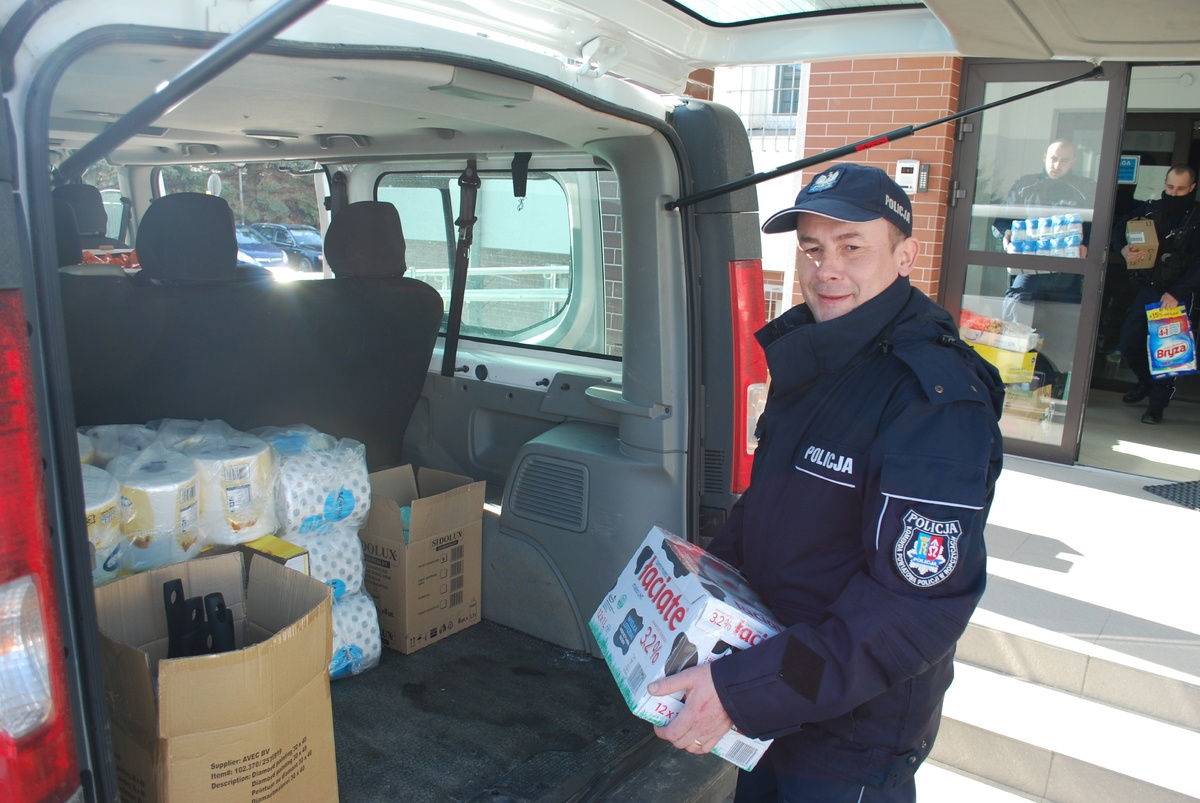 Ropczyccy policjanci pomagają rodzinom policjantów z Ukrainy