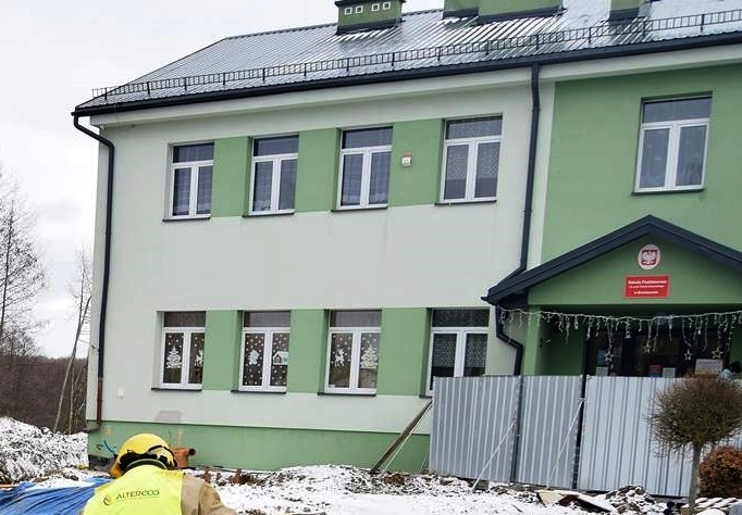 Bomba w szkole w Broniszowie? Nie, to tylko głupi żart