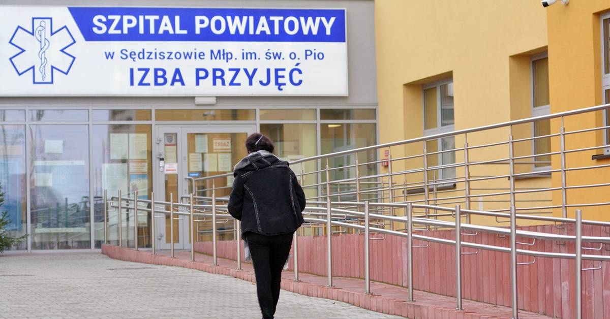 Do szpitala w Sędziszowie wraca normalność? Znikają łóżka covidowe