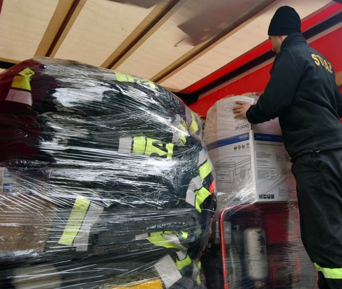 Strażacy pomagają Ukrainie. Zebrali cały samochód sprzętu