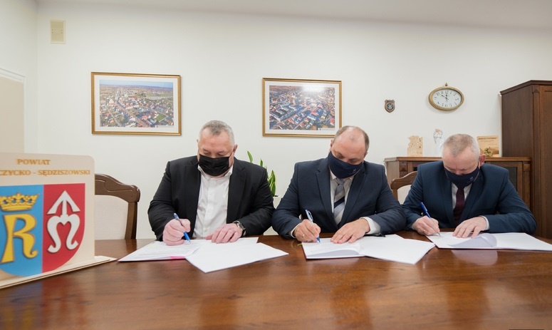 Jest umowa na remont drogi w trzech miejscowościach