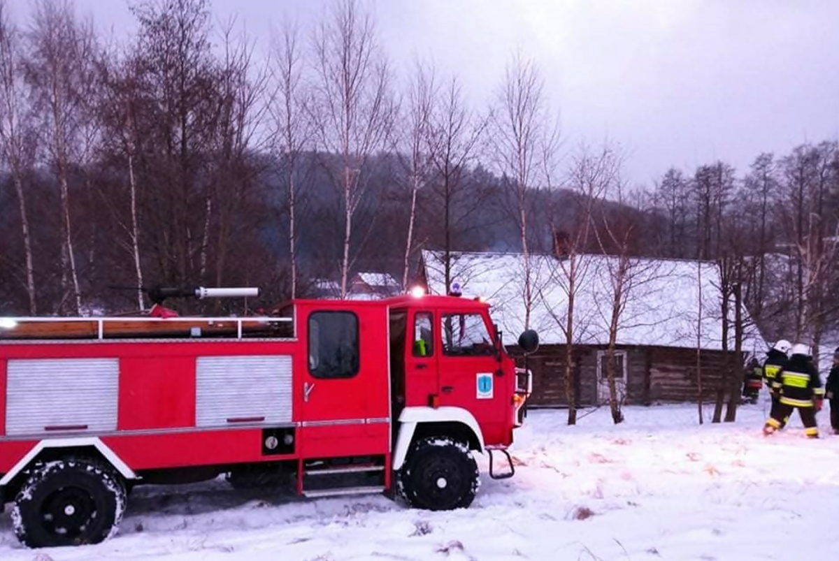 Pożar w Brzezinach. Interweniowali strażacy [ZDJĘCIA]