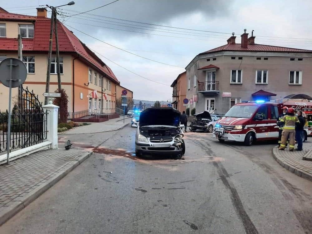 Kierowca citroena ucierpiał w zderzeniu w Wielopolu Skrzyńskim