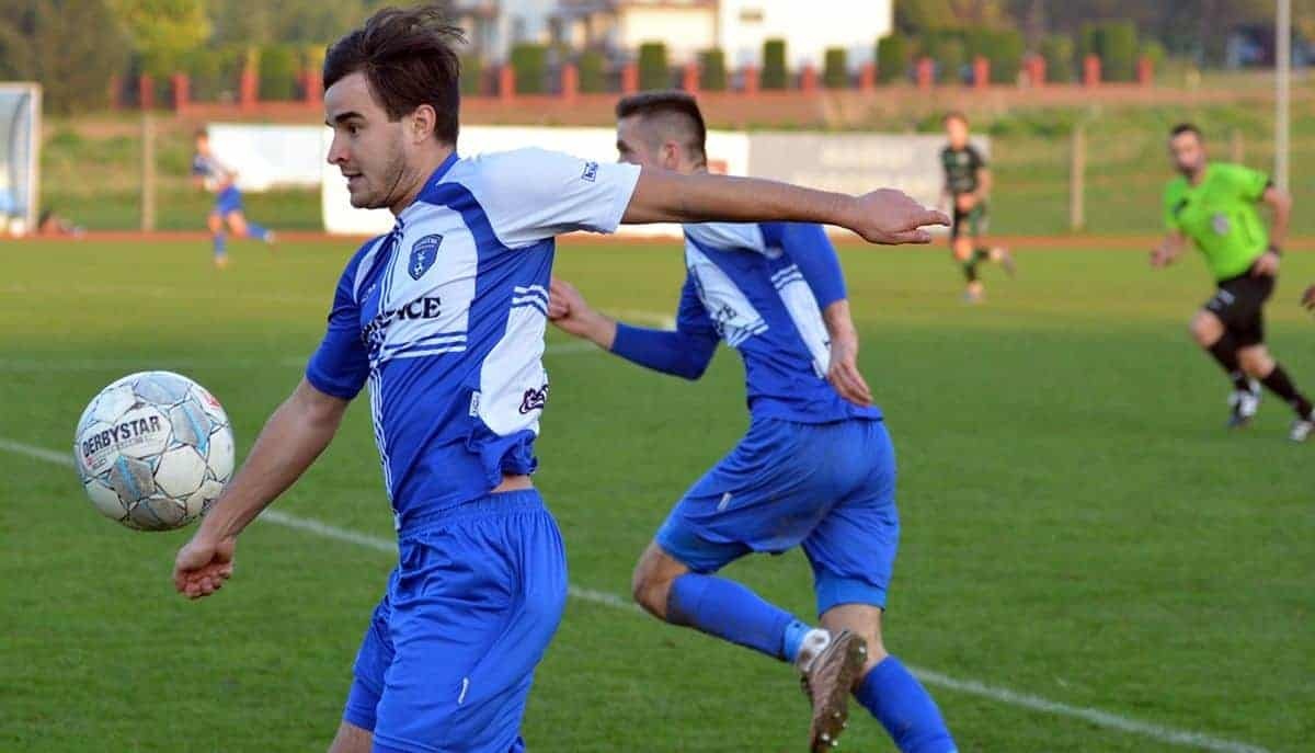 Błękitni Ropczyce - Izolator Boguchwała 0:2 - ZDJĘCIA