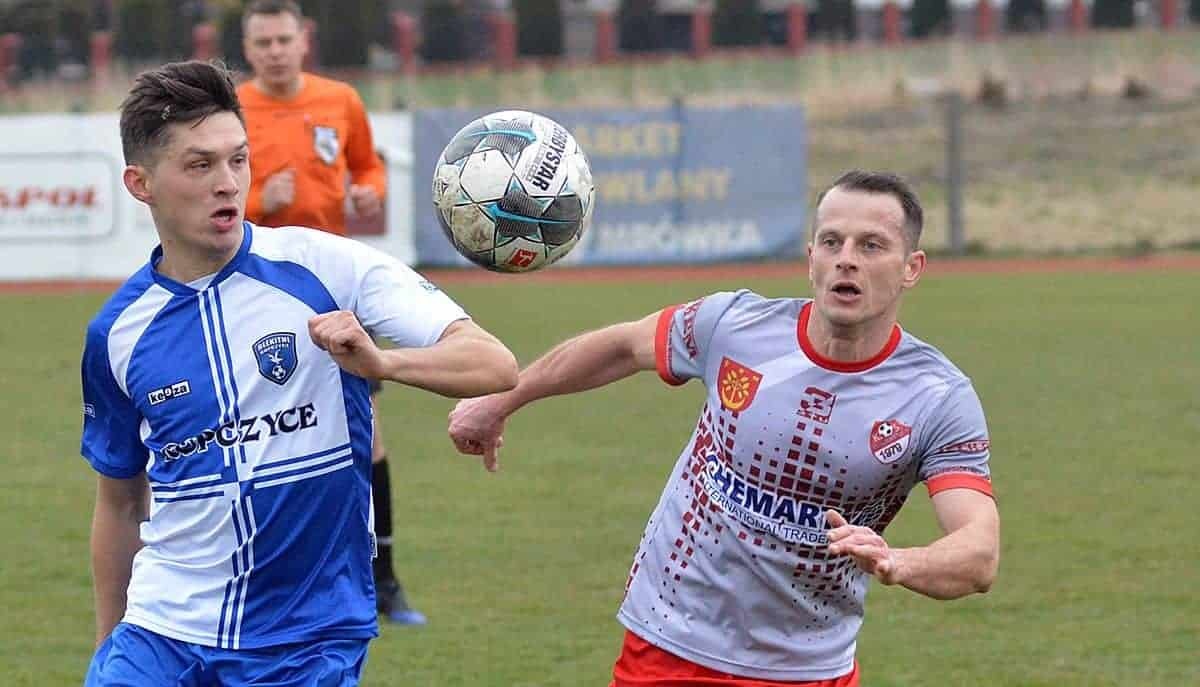 Błękitni Ropczyce przegrali z KS-em Wiązownica - ZDJĘCIA