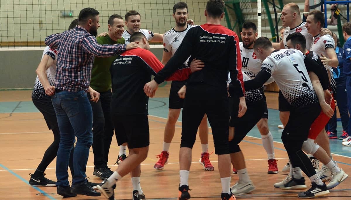 Siatkarze Extransu Sędziszów coraz bliżej ścisłej czołówki