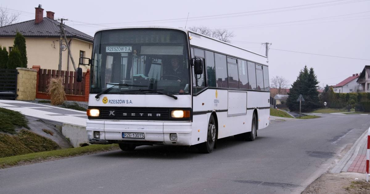 W Iwierzycach chcą pieniądze na autobusowe linie