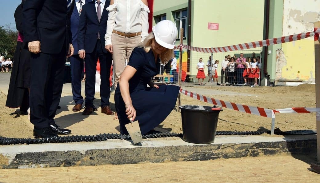 Hala z kamieniem węgielnym - ZDJĘCIA