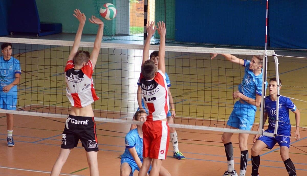 Błękitni Ropczyce - AKS II V LO Rzeszów 3:0 - ZDJĘCIA