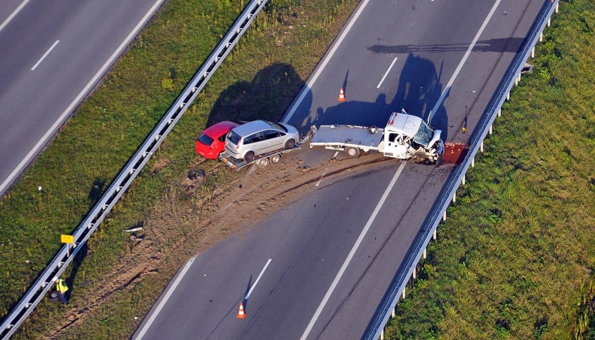 Wypadek na autostradzie w Borku Wielkim - ZDJĘCIA