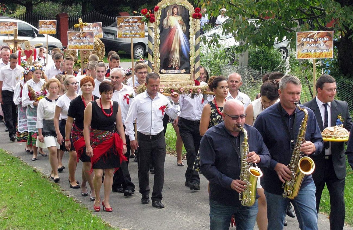 Dożynki gminne w Broniszowie