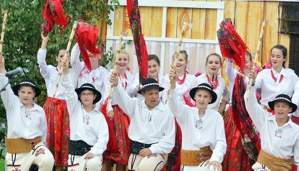 Grały zespoły dożynkowe i Piasek - ZDJĘCIA
