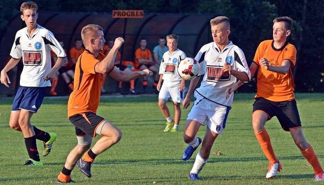 Progres Kawęczyn - Błękitni Ropczyce (juniorzy młodsi) 4:0 - ZDJĘCIA