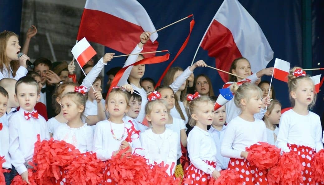 Przedszkolaki machały flagą - ZDJĘCIA