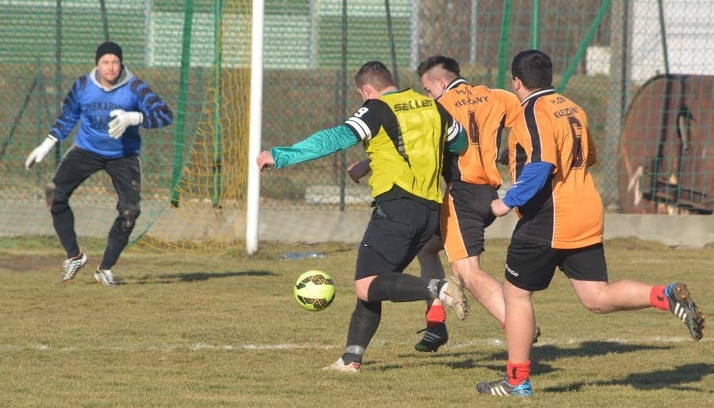 Plon Klęczany - Victoria Ocieka 3:1 - ZDJĘCIA