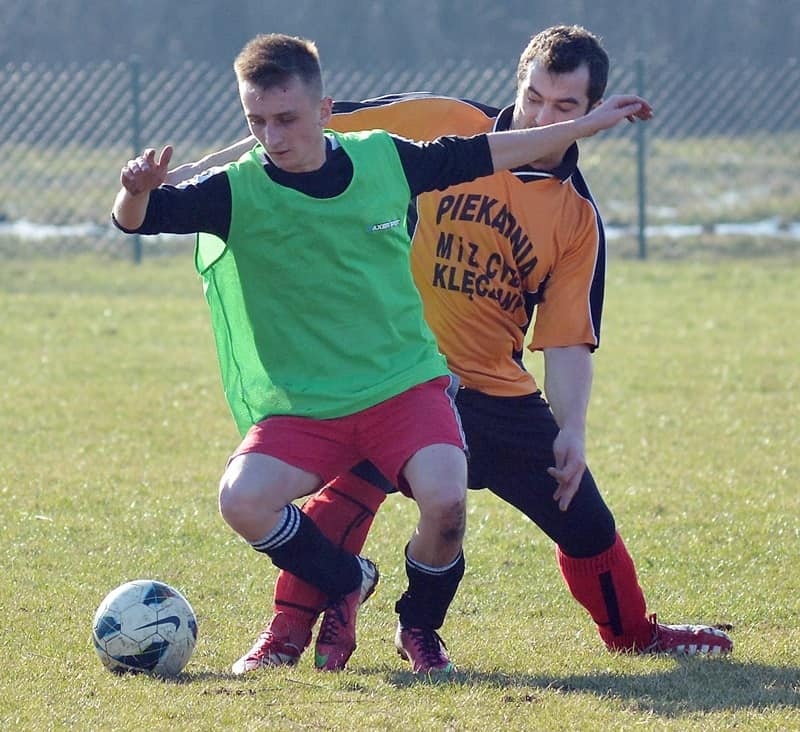 Sparing. Piast Wolica Piaskowa - Plon Klęczany 1:1 - ZDJĘCIA