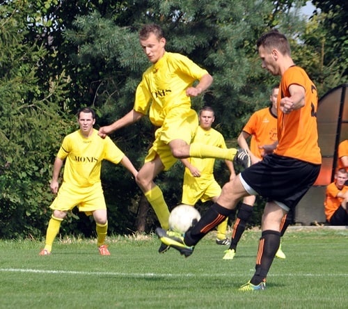 Progres Kawęczyn - Monis Bielowy 2-2 - galeria ZDJĘĆ