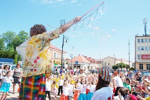 Przedszkolaki opanowały Rynek - galeria ZDJĘĆ