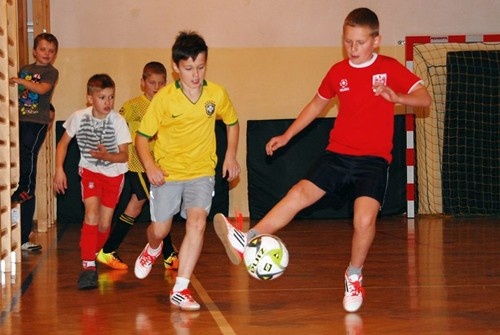 Amatorska liga futsalu w Niedźwiadzie Górnej - galeria ZDJĘĆ