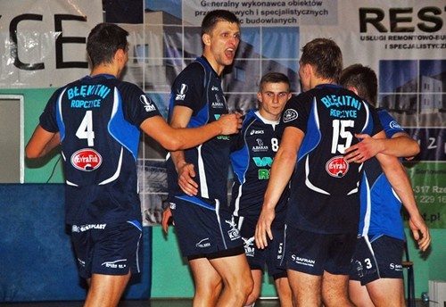 Błękitni Ropczyce - Contimax Bochnia 2:3 - galeria ZDJĘĆ