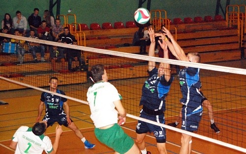 Błękitni Ropczyce - TSV Mansard Sanok 3:0  - galeria ZDJĘĆ