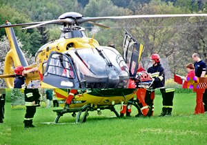 Hak strzaskał czaszkę, potrzebny był helikopter - galeria ZDJĘĆ