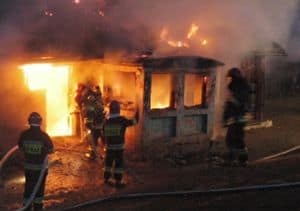 Zwierzęta spłonęły, właściciel poparzony - galeria ZDJĘĆ i relacja VIDEO
