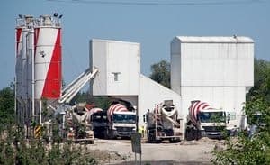 Policja: Trzech ukradło setki kubików betonu z A4